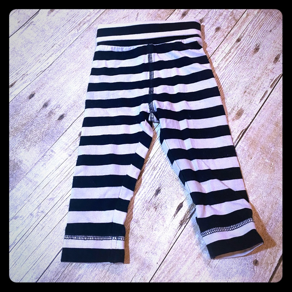 ⚫️⚪️H&M BABY STRIPED LEGGINGS⚪️⚫️ Sz 4-6 mos